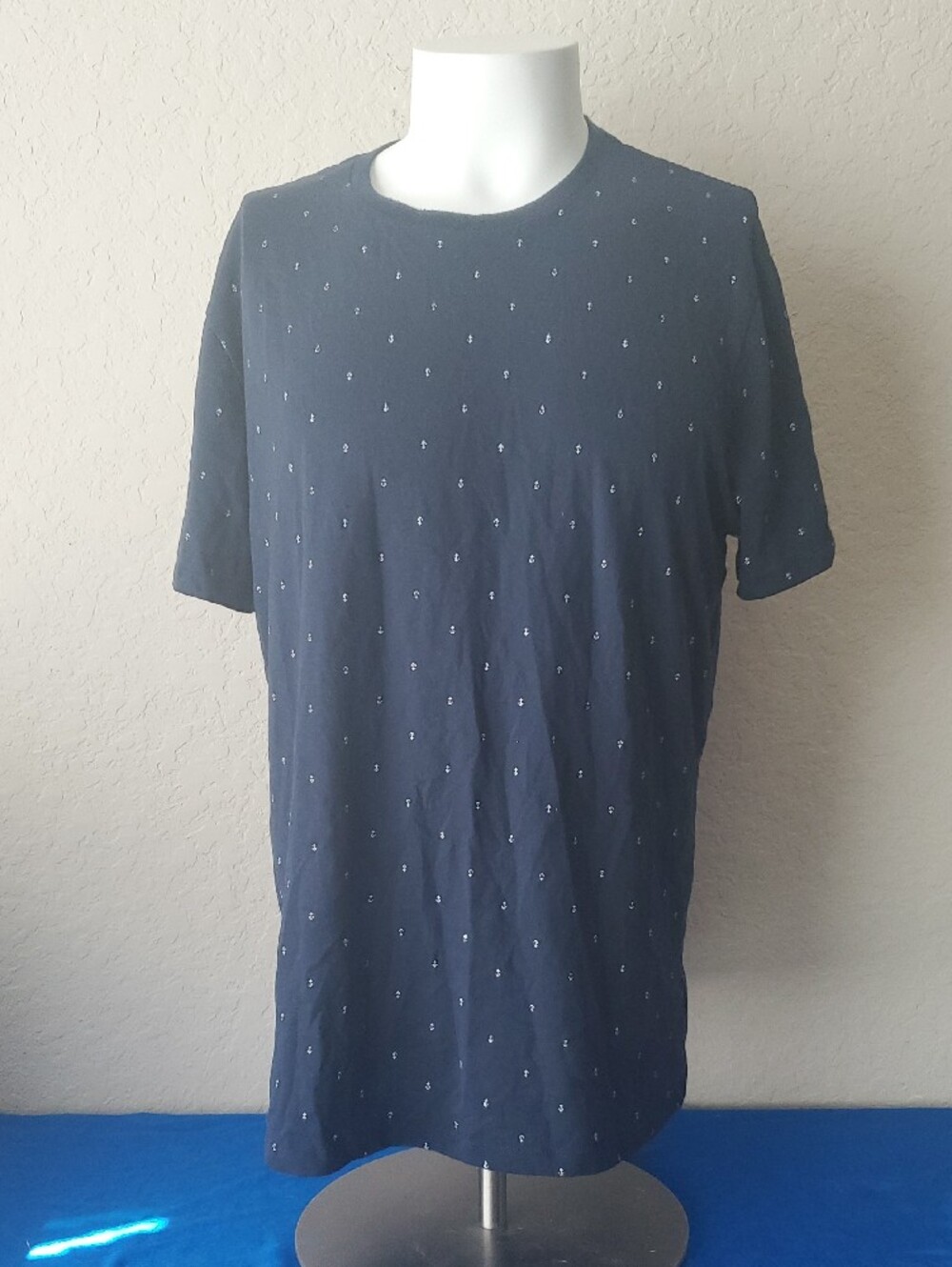 Old Navy Men’s XL Dark Navy Blue Nautical White Tiny Anchor Print Tee Shirt
